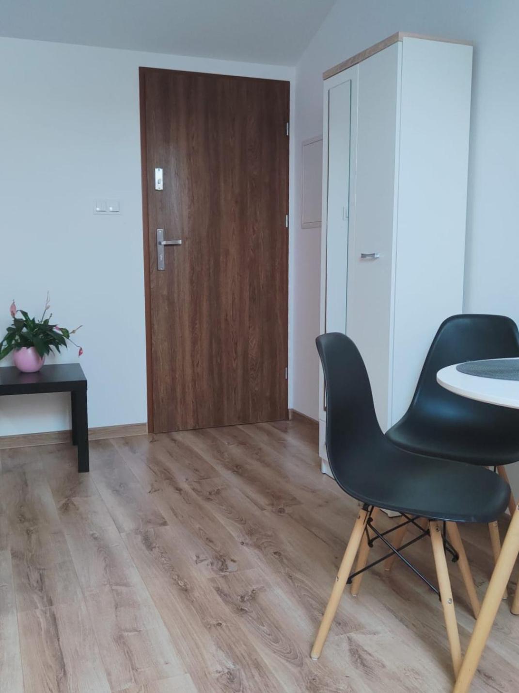 Osiedlove Poddasze Jedrzejów Exterior foto