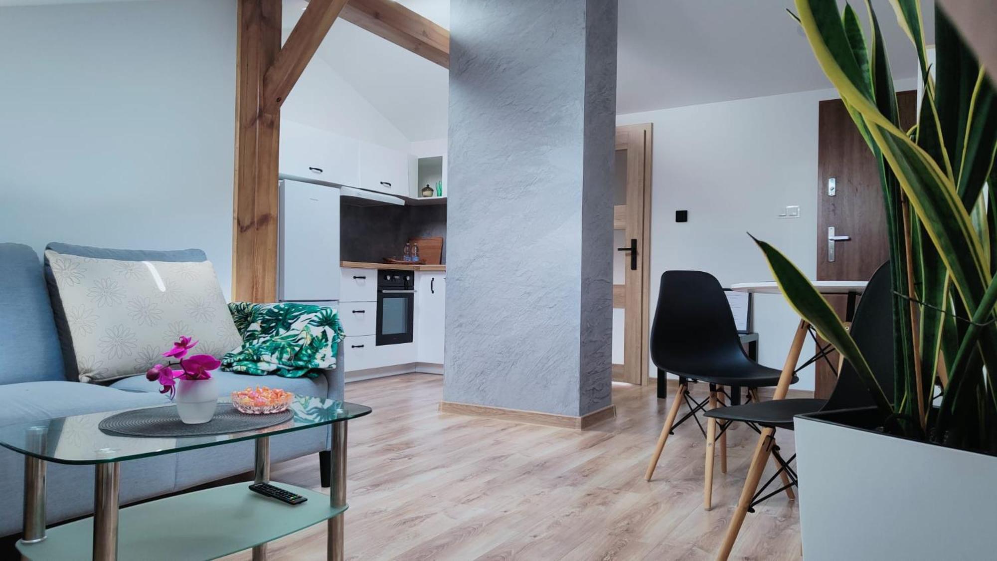 Osiedlove Poddasze Jedrzejów Exterior foto