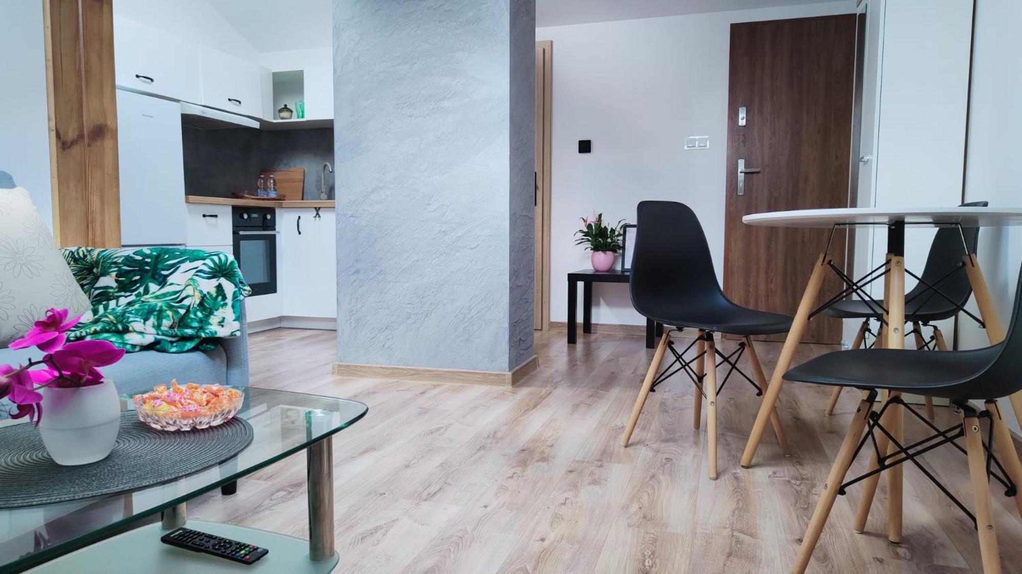 Osiedlove Poddasze Jedrzejów Exterior foto